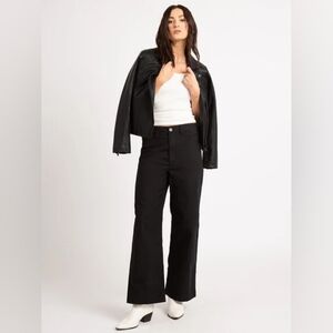 New With Tags Women's Kismet Size 31 High Rise Wide Leg‎ Chino